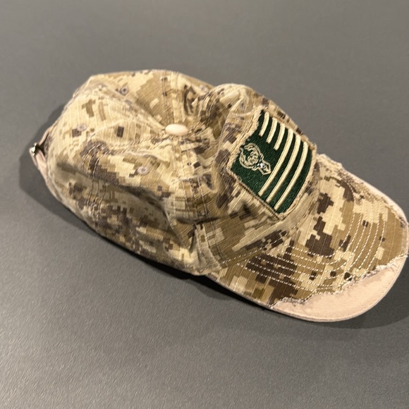 Milwaukee Bucks camo hunting baseball hat adjustable - Picture 2 of 6